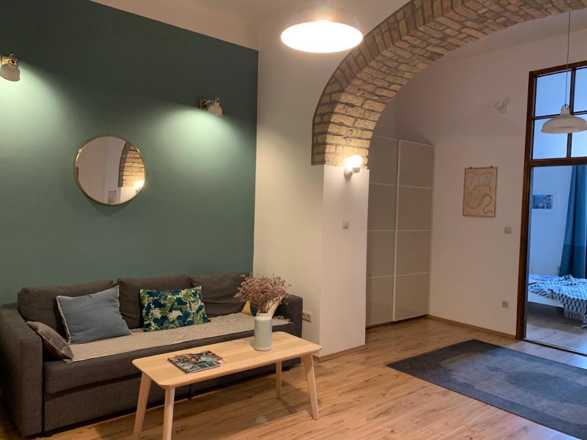 French Touch Apartment With Free Parking Budapest Exterior foto